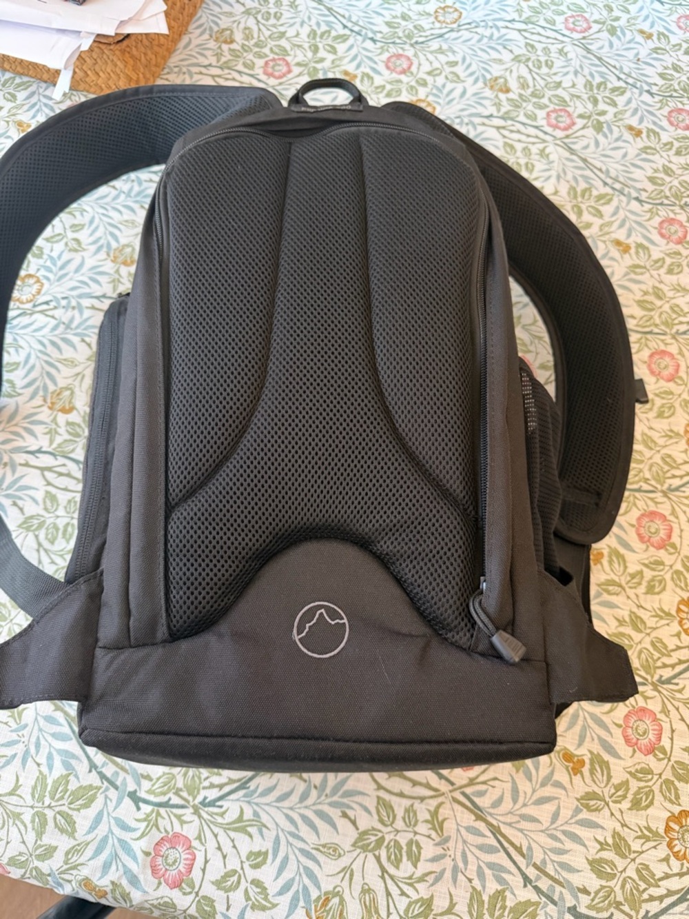 Lowepro Camera Backpack - Picture 4 of 9